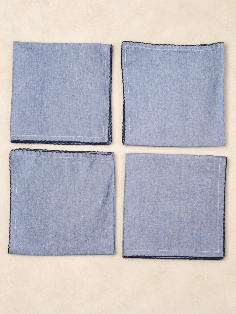 Pier 1 Blue Chambray Dinner Napkins Navy Scallop Trim Set of 4
